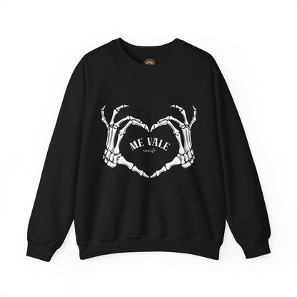Sobre Todo - Me Vale Crewneck | Unisex Graphic Sweatshirt
